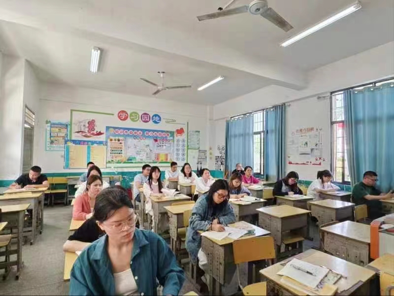 把握新课标，构建新课堂