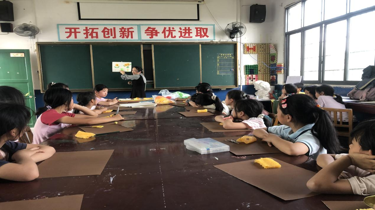 落实“双减”、课后服务有特色