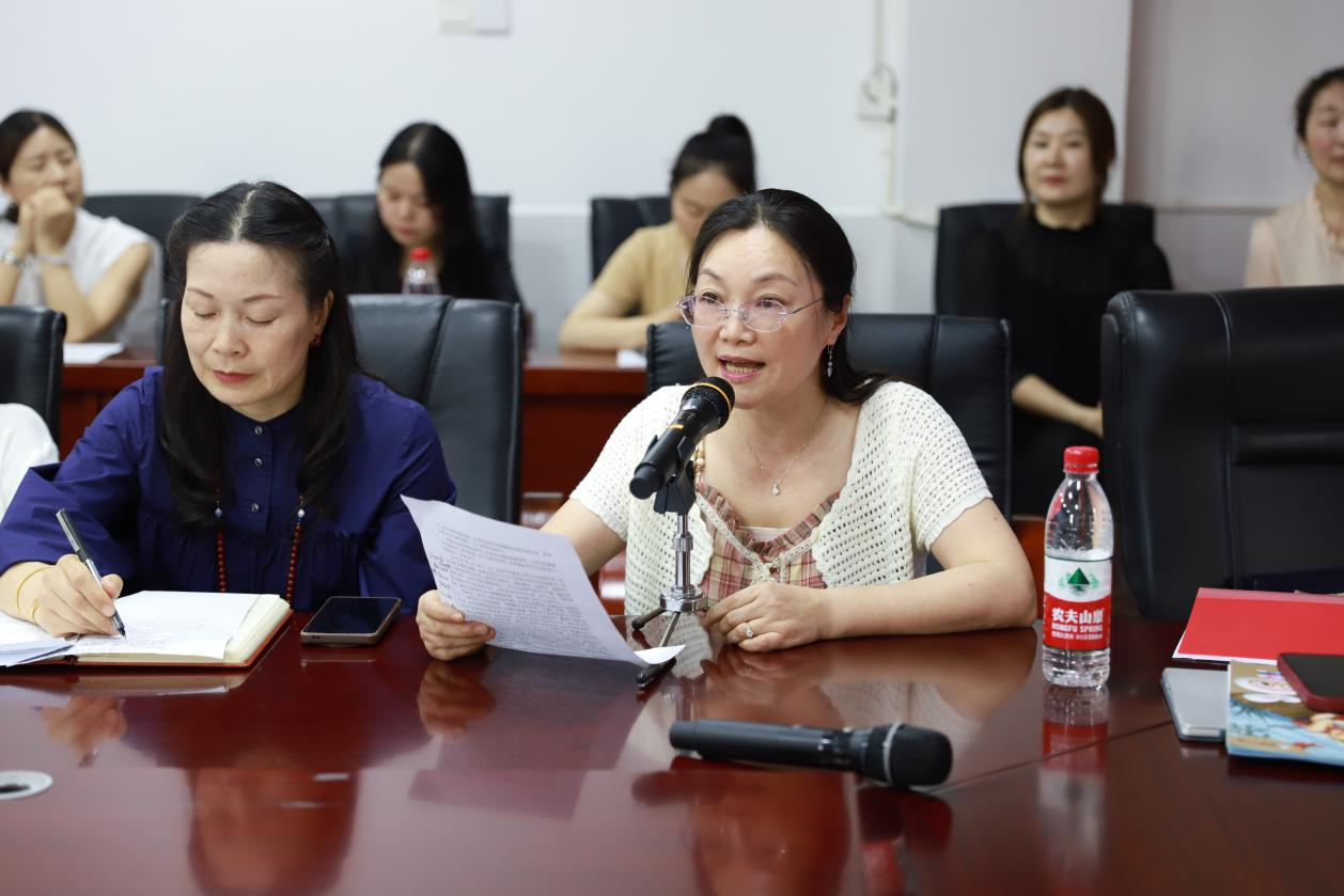 邵阳市三八亭小学、向阳小学教育同仁来校考察“整本书阅读”工作