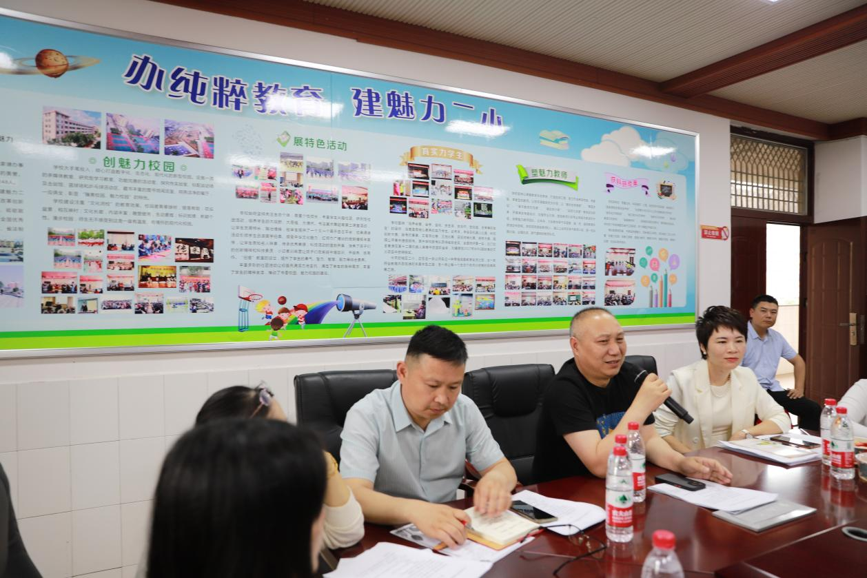 邵阳市三八亭小学、向阳小学教育同仁来校考察“整本书阅读”工作