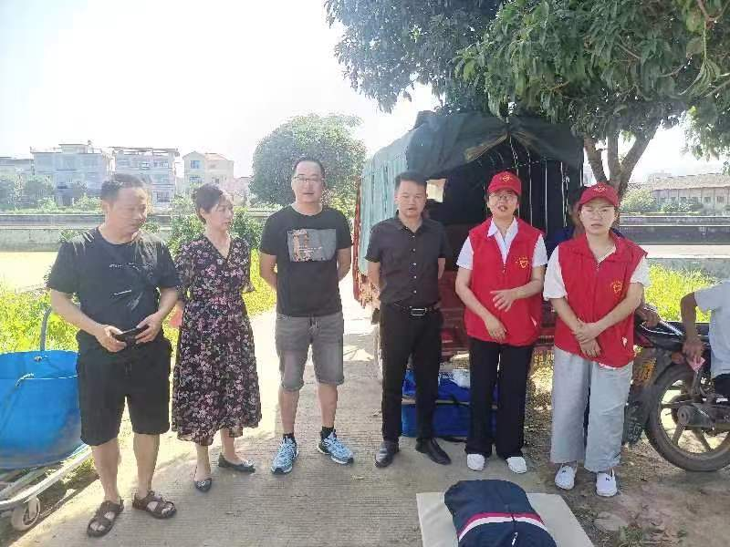 白沙中学开展防溺水急救演练