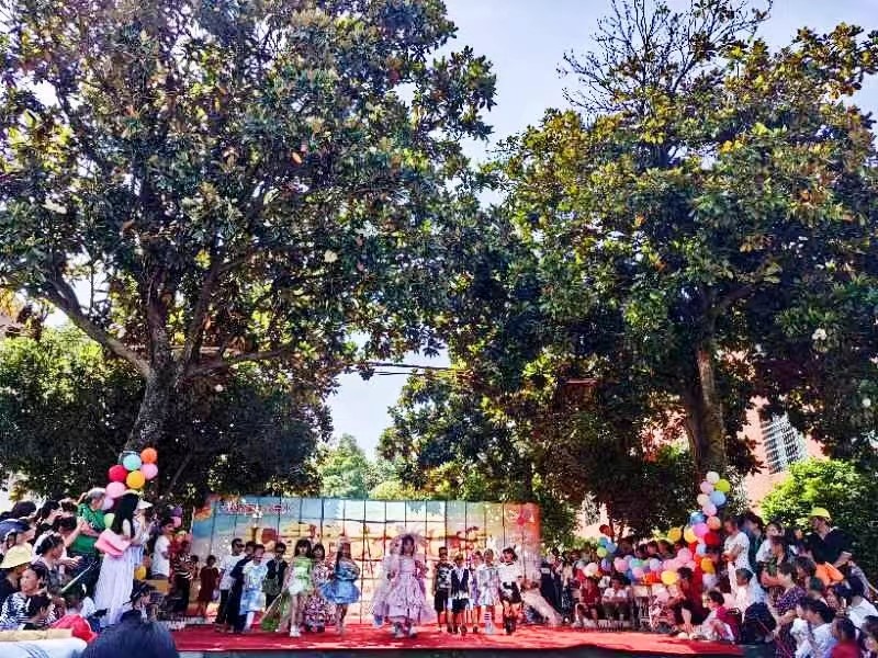 欢乐童年，快乐成长