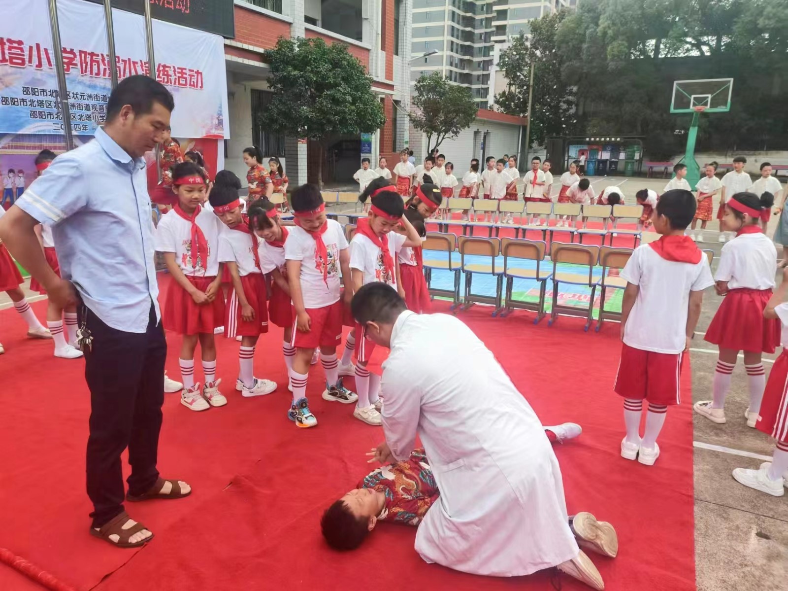 齐心防溺水  安全伴“童”行