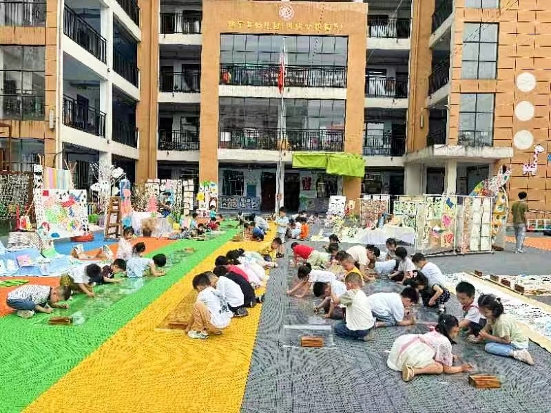 “缤纷六一，快乐涂鸦”主题庆六一美术作品展