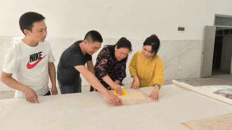 向“青草”更深处融合