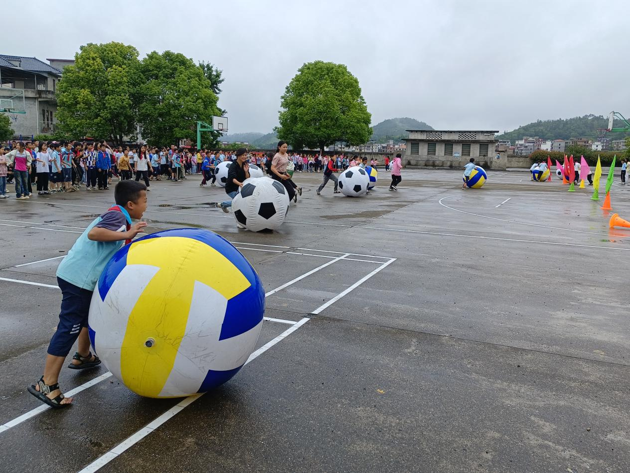 缤纷童年·快乐成长