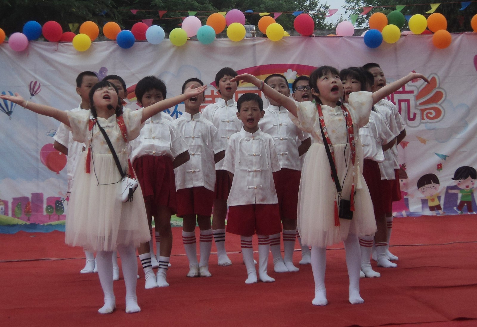 下花桥镇七校联合举行“第73个国际六一儿童节”文艺汇演