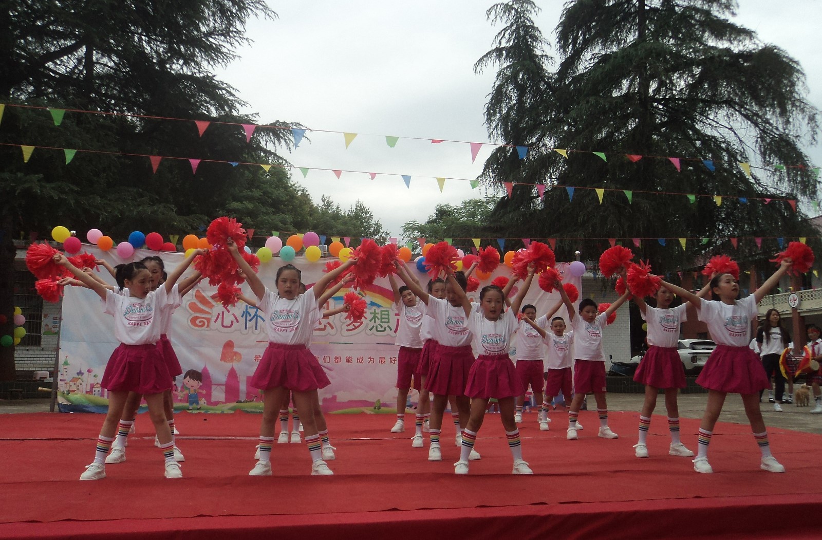 下花桥镇七校联合举行“第73个国际六一儿童节”文艺汇演