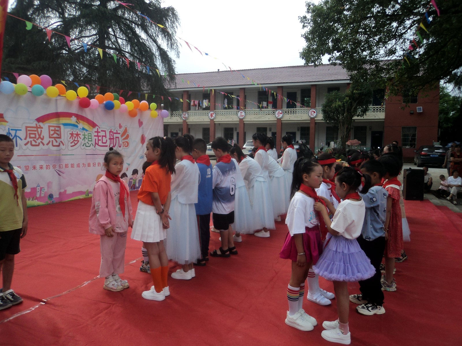 下花桥镇七校联合举行“第73个国际六一儿童节”文艺汇演