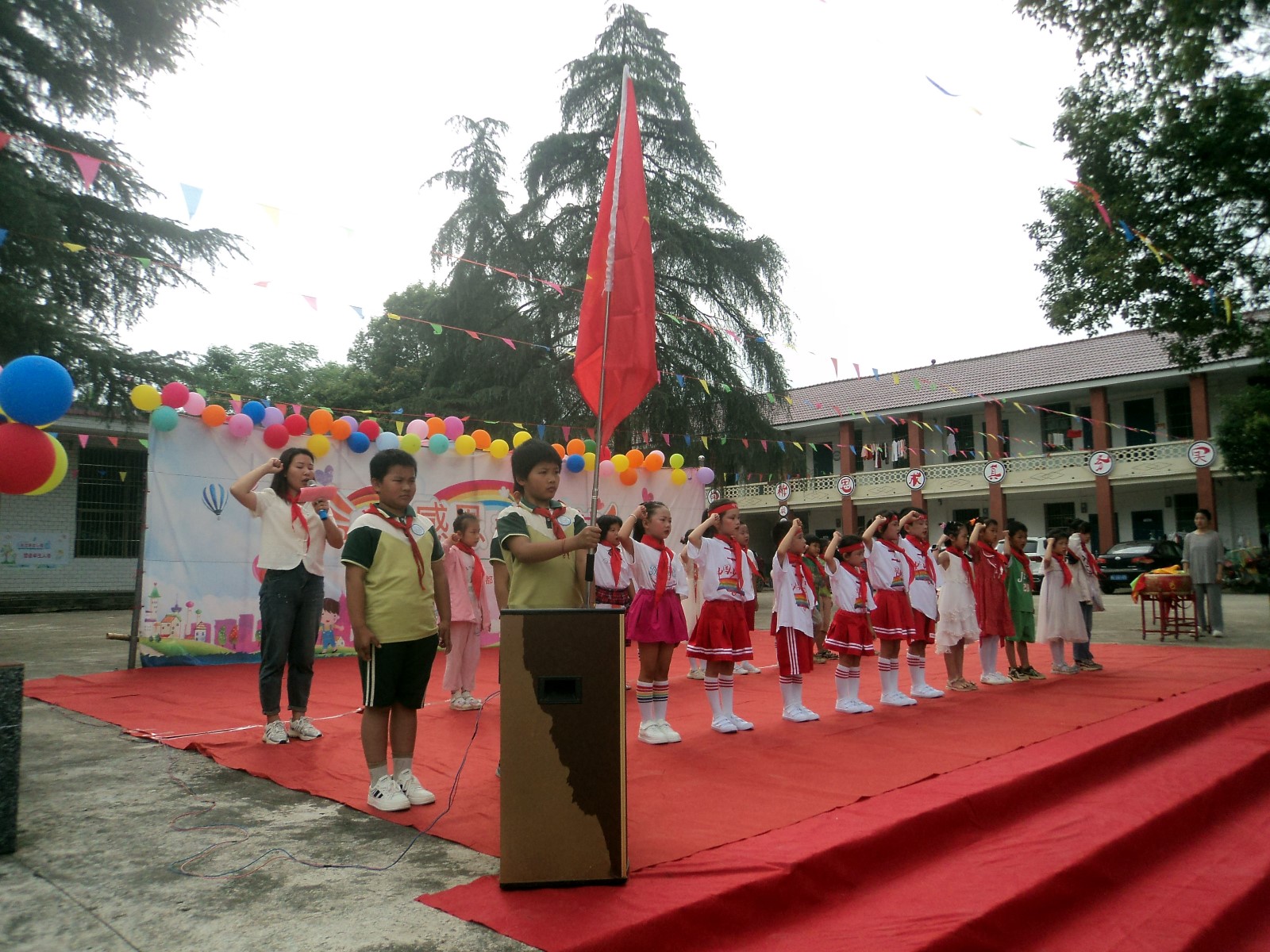 下花桥镇七校联合举行“第73个国际六一儿童节”文艺汇演