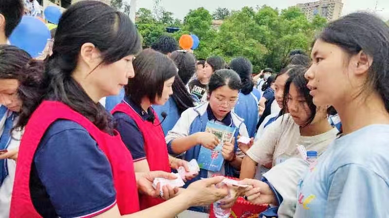 解压赋能 笑迎中考