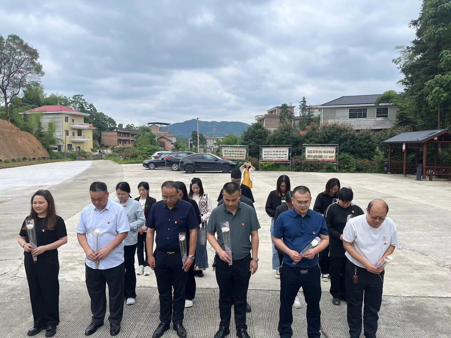 邵东市城区四小五月份主题党日活动