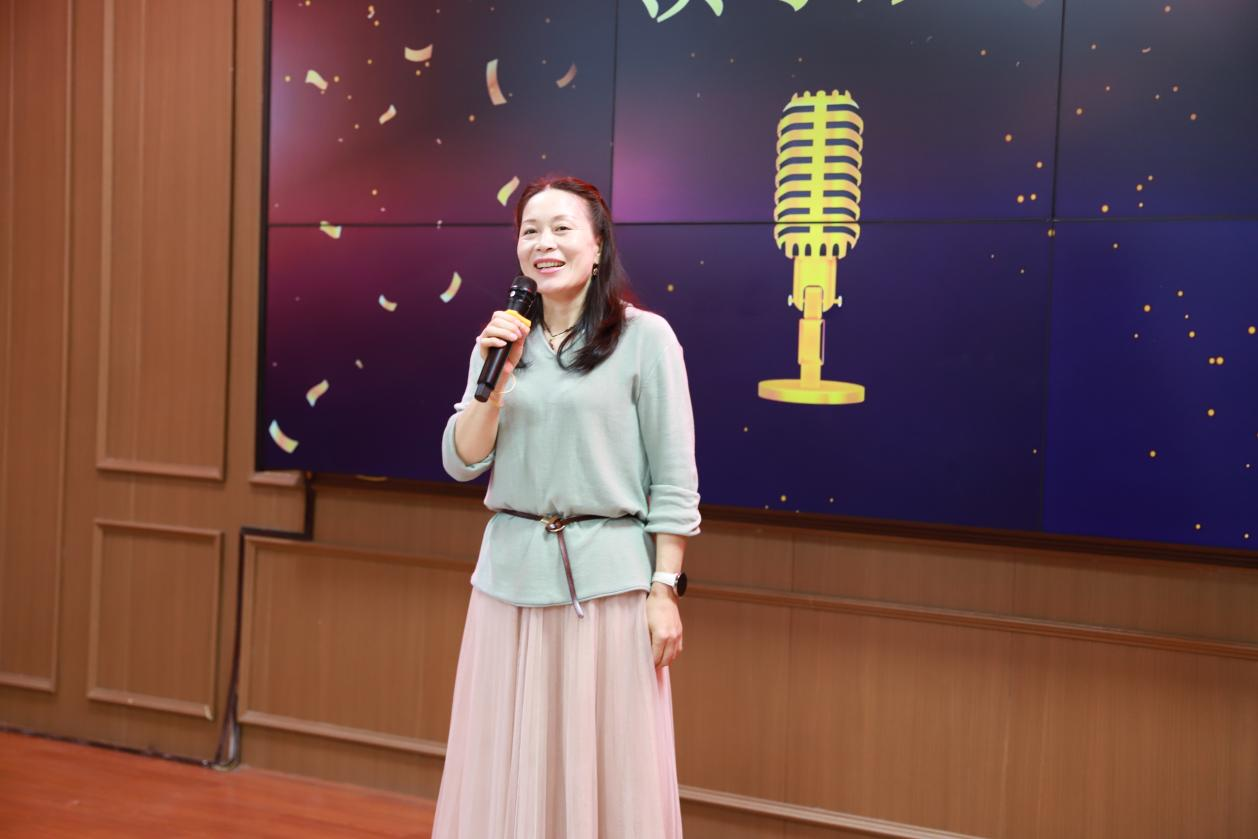 城区二小举行“书香校园”颁奖典礼