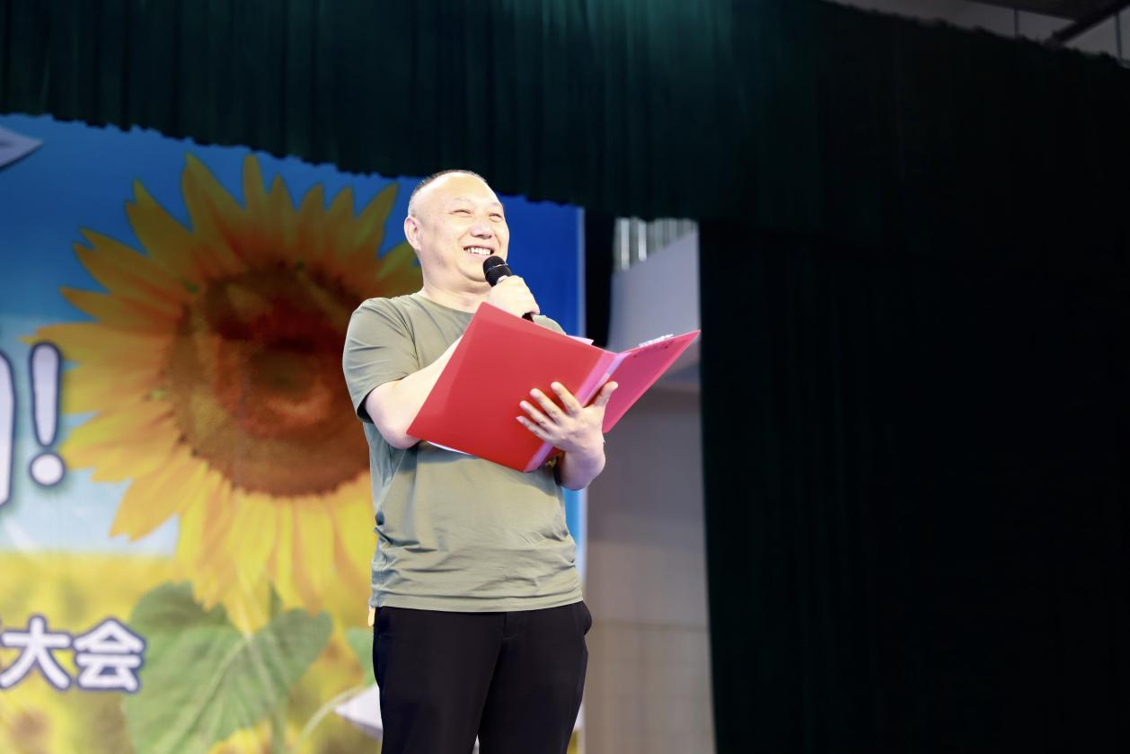 像安徒生一样努力，成为自己的“白天鹅”