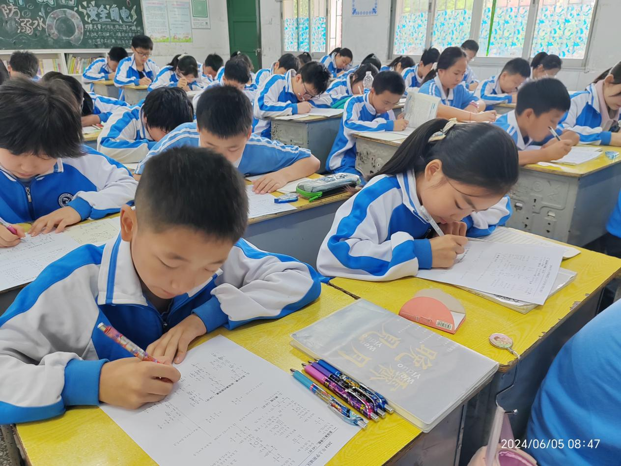 城区二小计算能力测评圆满落幕：你追我赶，极速争锋