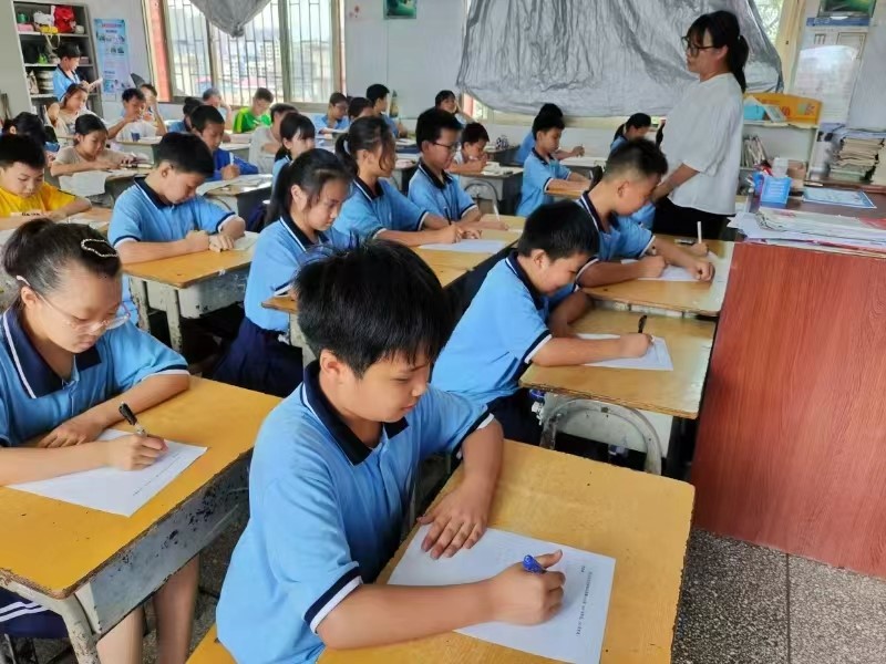 北塔小学垃圾分类工作放假不放松