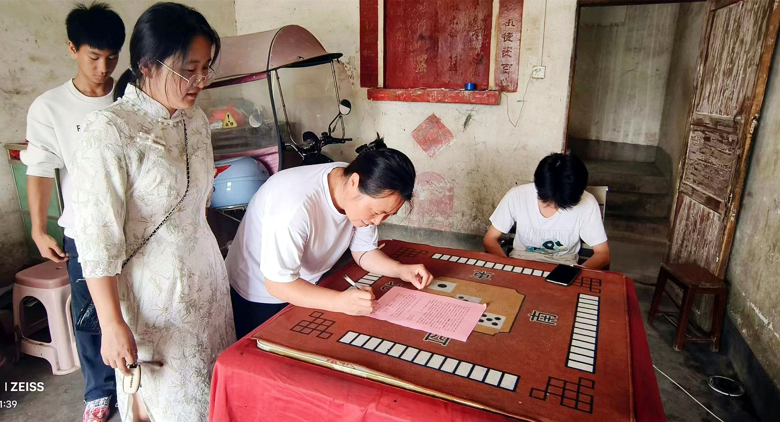 下花桥镇中学首轮暑假防溺水“大走访”