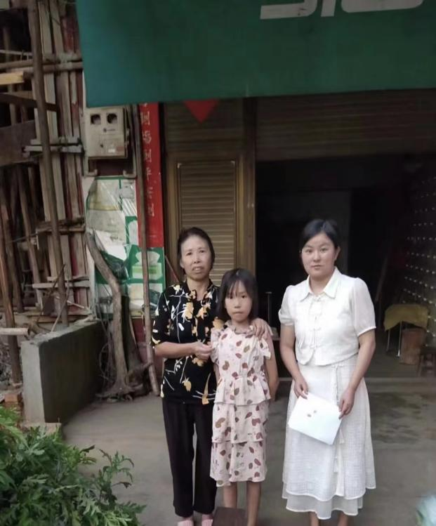 千师访万家，家校携手促成长