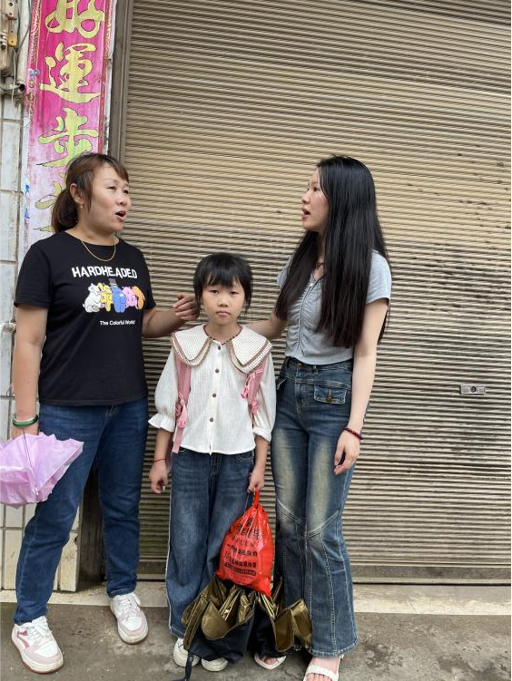 千师访万家，家校携手促成长