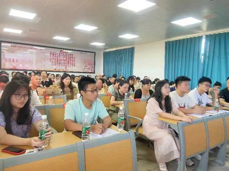 下花桥镇片区小学开展暑假培训