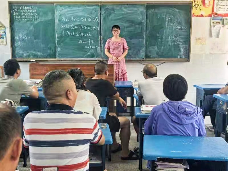 梽中全体教师积极探讨乡村学校特色办学之道 应对生源减少挑战