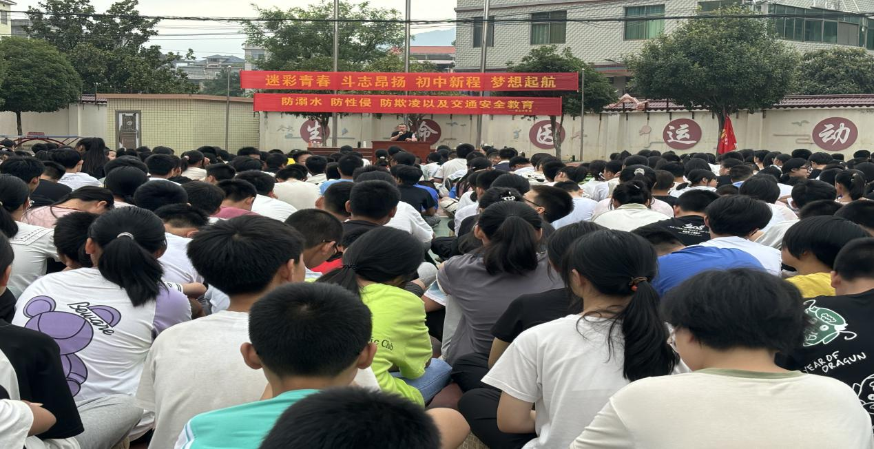 政法书记进校园，法制教育润心田