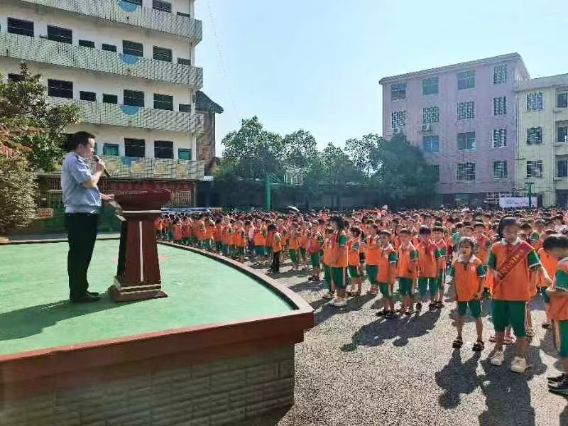 解放小学“法治进校园”教育宣讲
