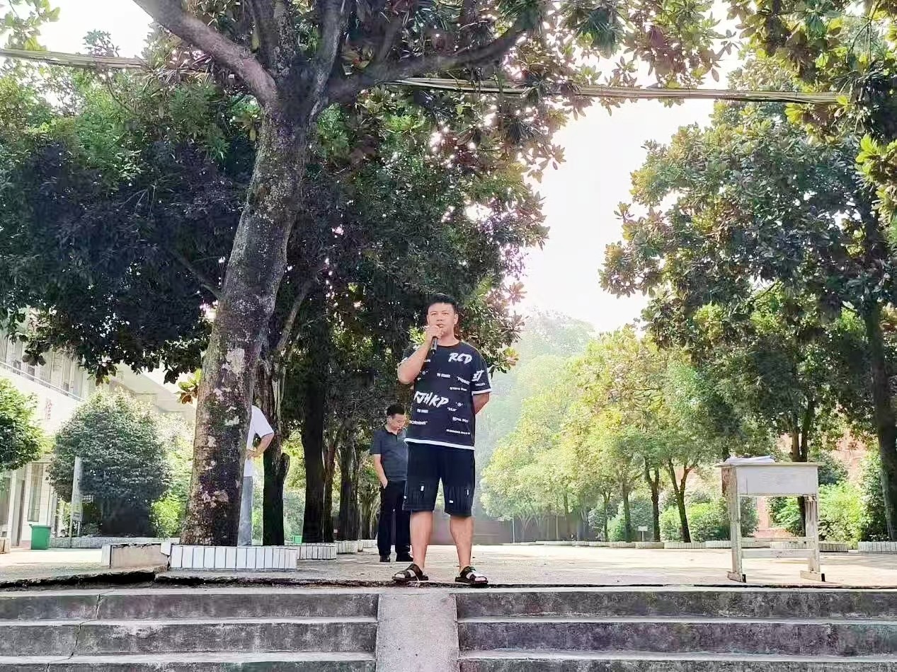 下花桥镇中心完小新学期开学典礼