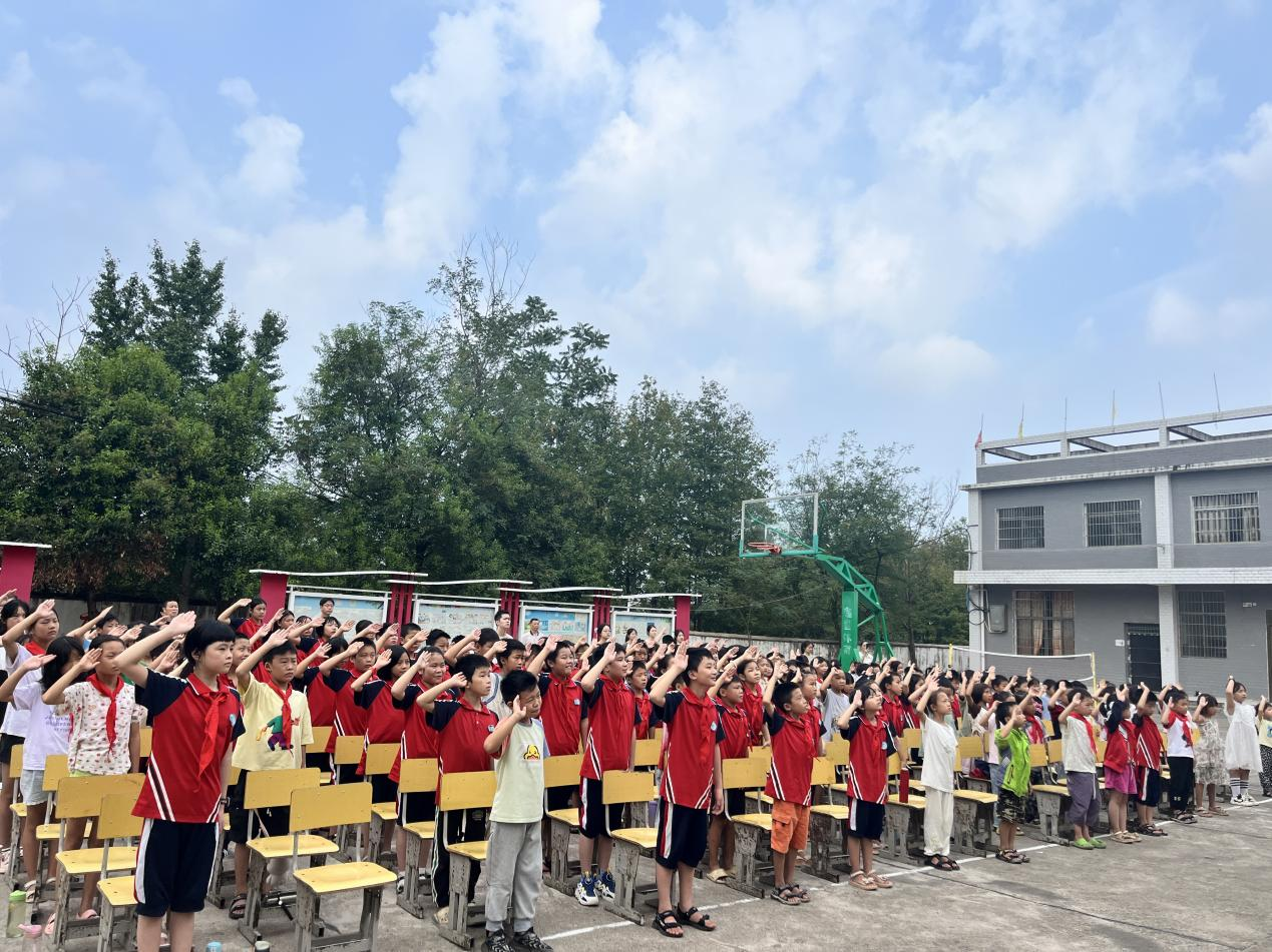 秋风为序启征程,奋楫前行谱新章