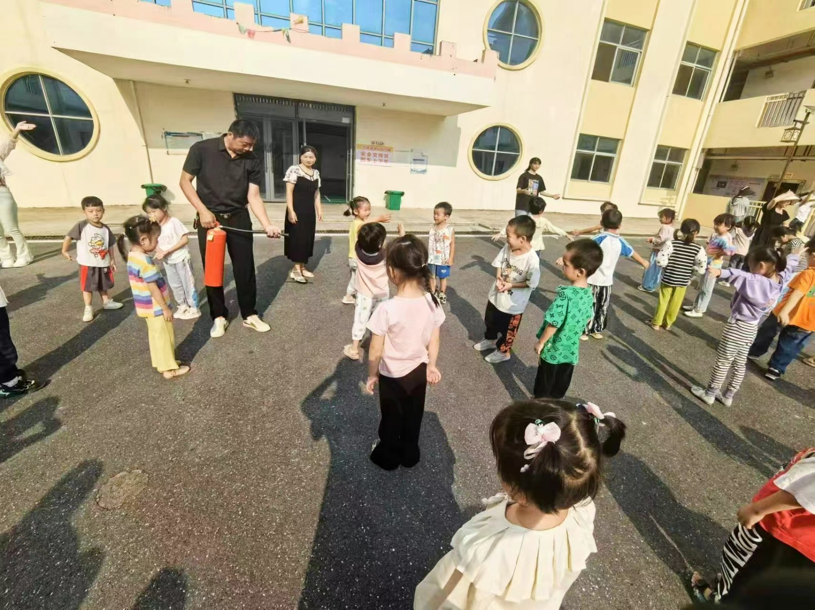 消防记心中，安全伴我行