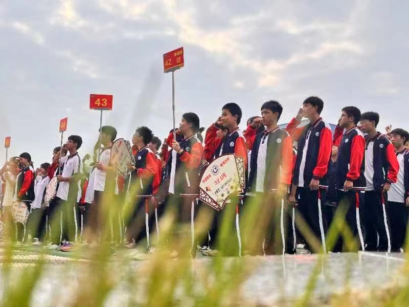 把课堂搬进红色热土