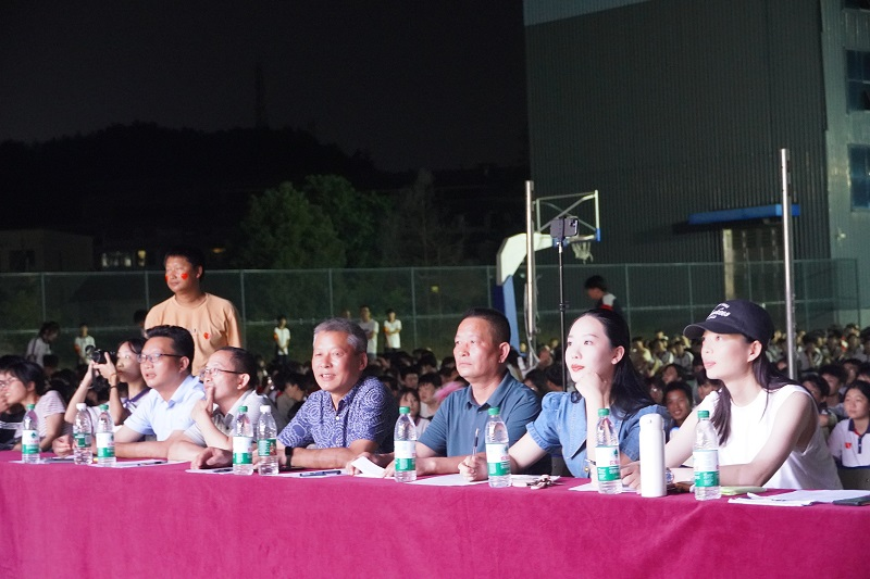 唱响红歌，共庆华诞