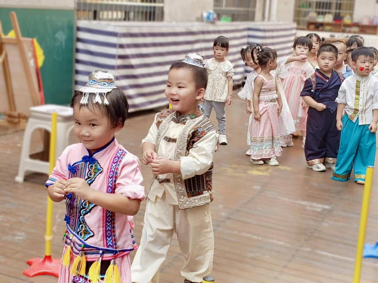 展民族风采，庆国庆华章