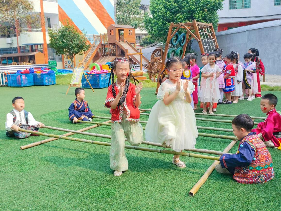 展民族风采，庆国庆华章