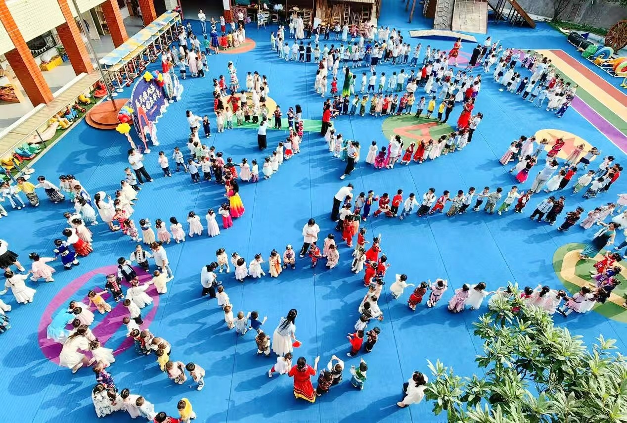 展民族风采，庆国庆华章