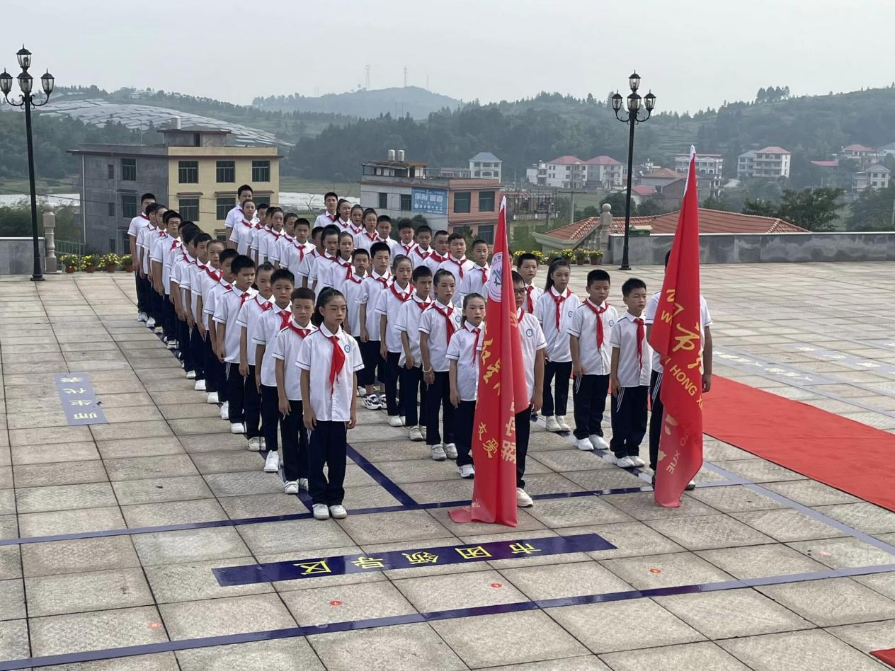 追忆峥嵘岁月  弘扬先烈精神