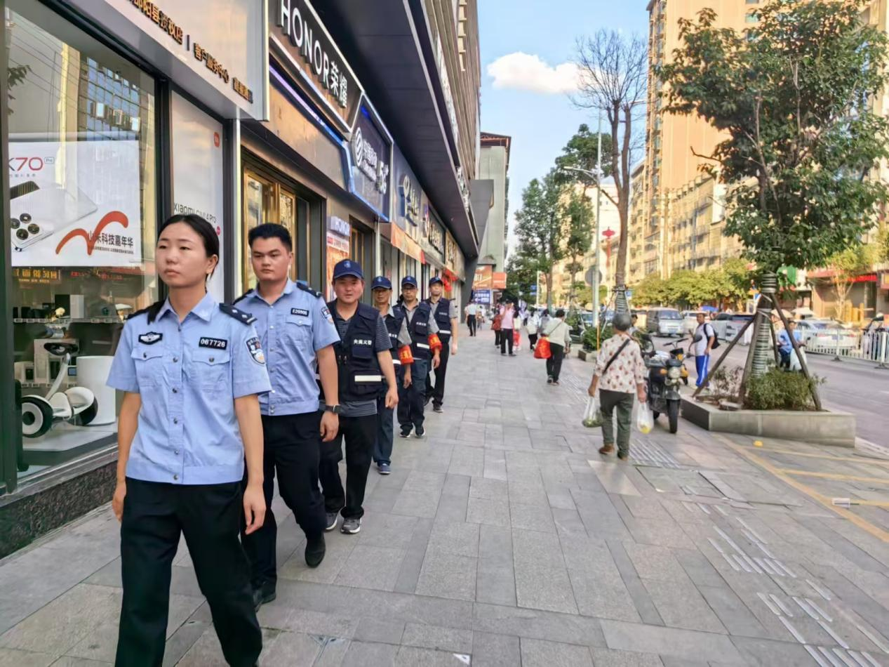 警校携手促护学，爱心温暖夫夷地