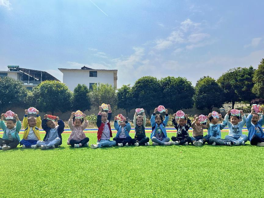 “童心敬老，情暖重阳”—新宁县崀山镇中心幼儿园开展重阳节活动