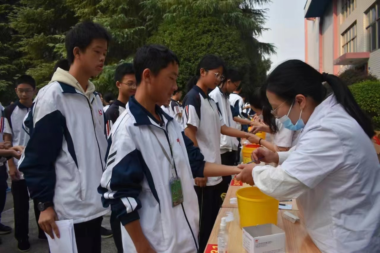 隆回二中：师生全体进行结核病筛查