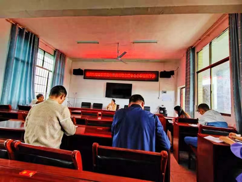 送教下乡展风采，携手共进促成长