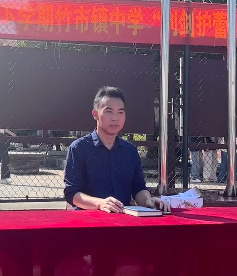 花开无声 守护绽放