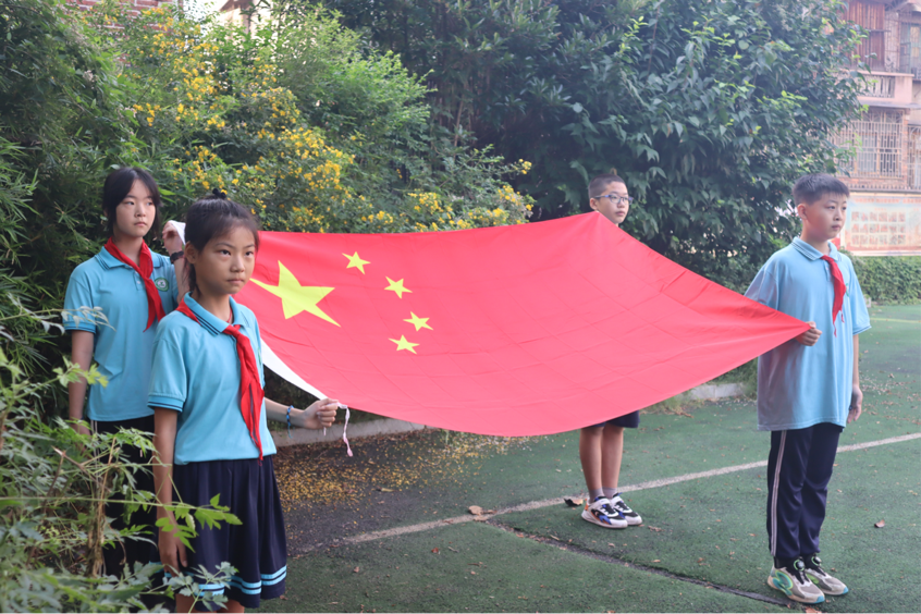 塘渡口镇第二完全小学启动“变废为宝 从我做起”科学调查体验