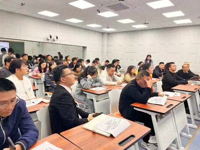 规范学籍管理，做好资助管理的“护航人”