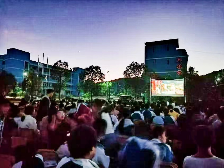 厚植爱国情怀 争做梦想少年