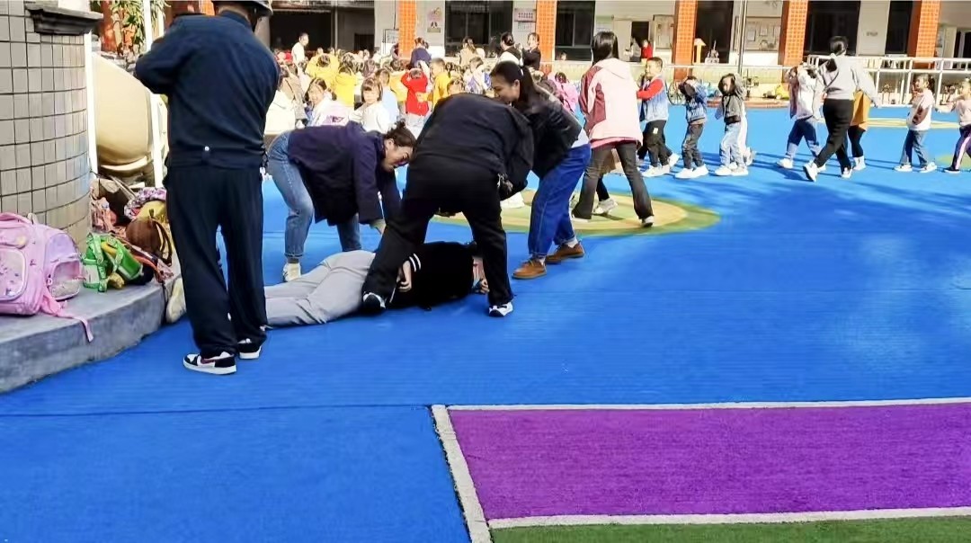 以“演”筑防，临“暴”不乱