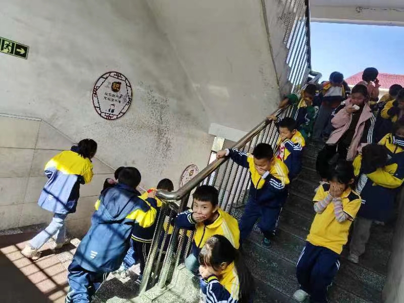 白仓中心完小 秋季消防演练圆满成功