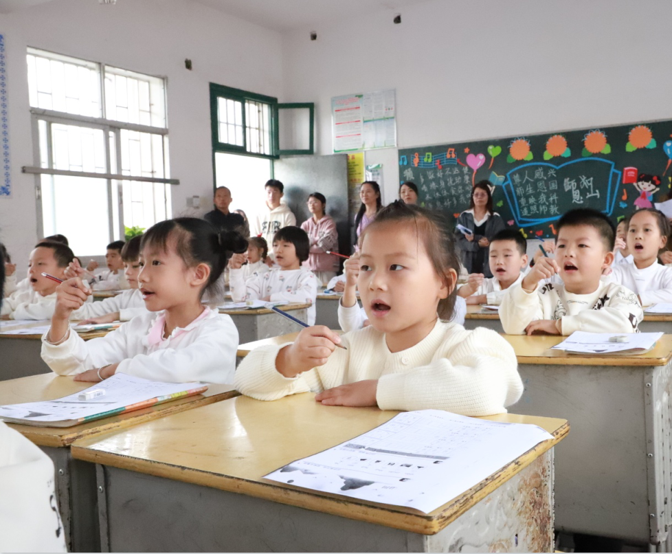 城区二小举行一年级常规展示活动