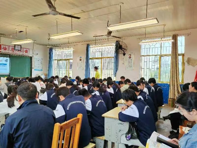 推门听课，让课堂更精彩