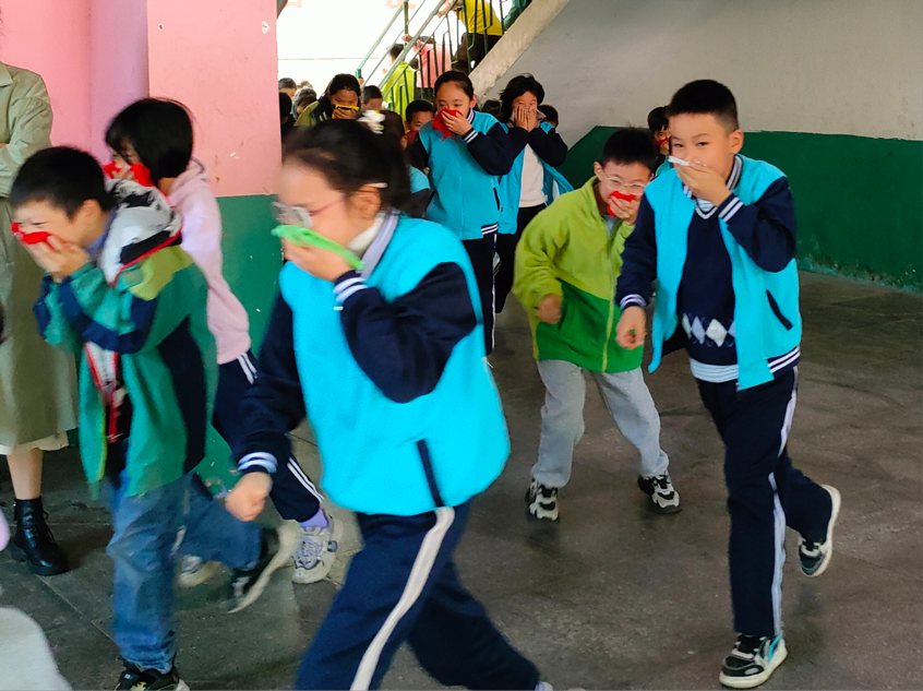 牢筑消防意识，守紧安全底线