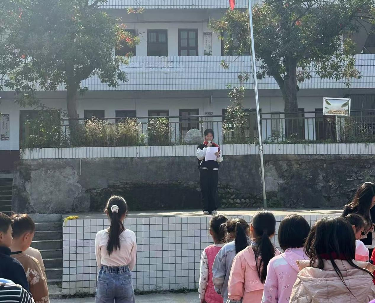 白沙中心小学开展诚信教育